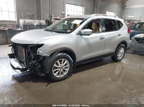 5N1AT2MVXHC879607 2017 NISSAN ROGUE - Image 2