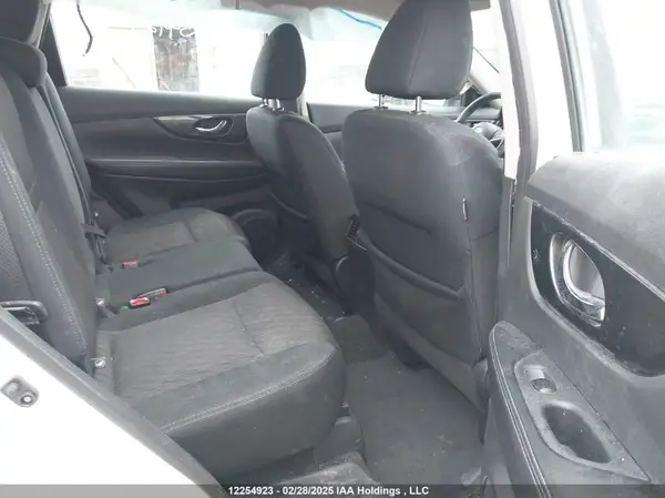 5N1AT2MVXHC883270 2017 NISSAN ROGUE - Image 8