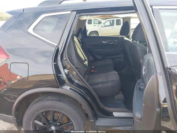 5N1AT2MVXHC892163 2017 NISSAN ROGUE - Image 8