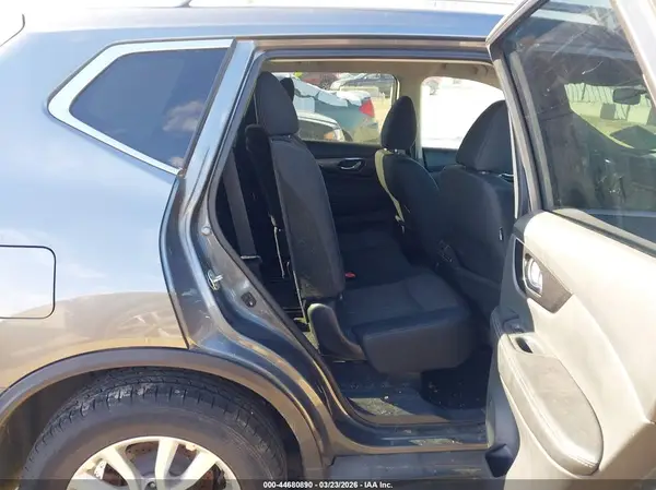 5N1AT2MVXJC704747 2018 NISSAN ROGUE - Image 8