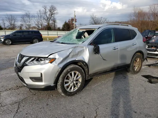 5N1AT2MVXJC708815 2018 NISSAN ROGUE - Image 1