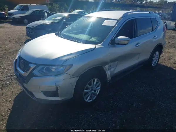 5N1AT2MVXJC712783 2018 NISSAN ROGUE - Image 2