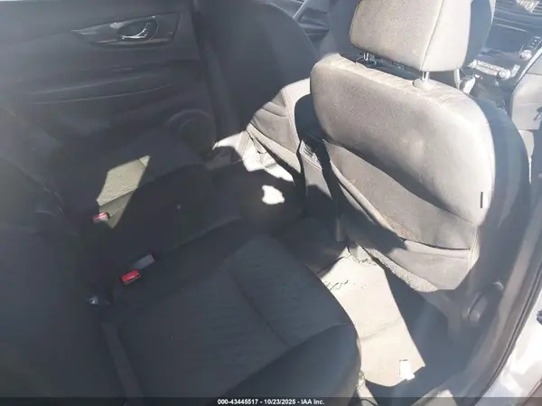 5N1AT2MVXJC712783 2018 NISSAN ROGUE - Image 8