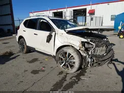 5N1AT2MVXJC722083 2018 NISSAN ROGUE