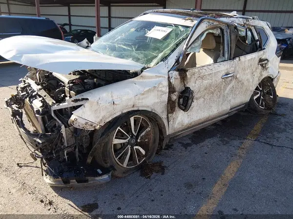 5N1AT2MVXJC722083 2018 NISSAN ROGUE - Image 2