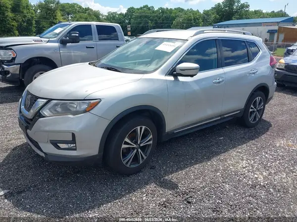 5N1AT2MVXJC731110 2018 NISSAN ROGUE - Image 2