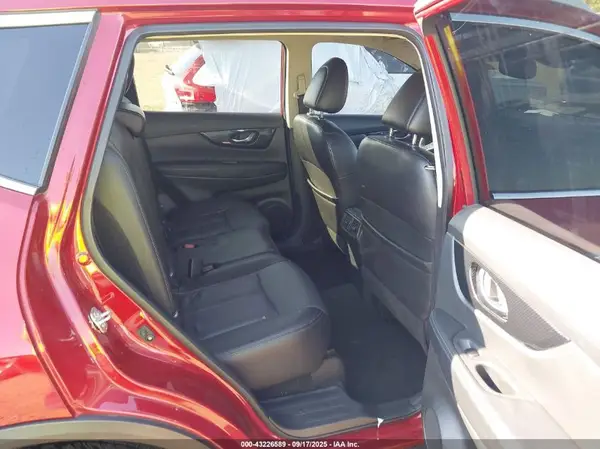 5N1AT2MVXJC732290 2018 NISSAN ROGUE - Image 8