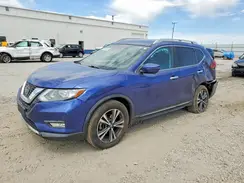 5N1AT2MVXJC733634 2018 NISSAN ROGUE