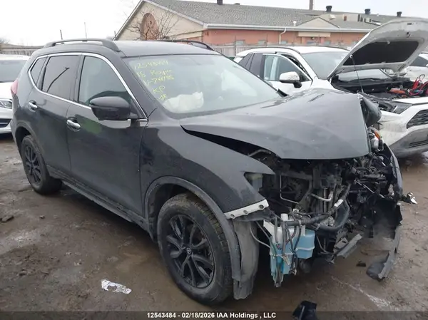 5N1AT2MVXJC741135 2018 NISSAN ROGUE - Image 1