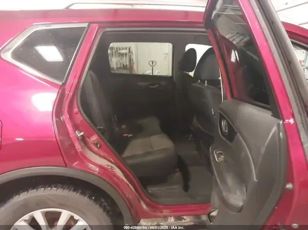 5N1AT2MVXJC743130 2018 NISSAN ROGUE - Image 8