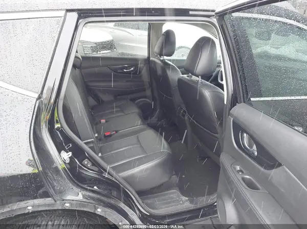5N1AT2MVXJC743385 2018 NISSAN ROGUE - Image 8