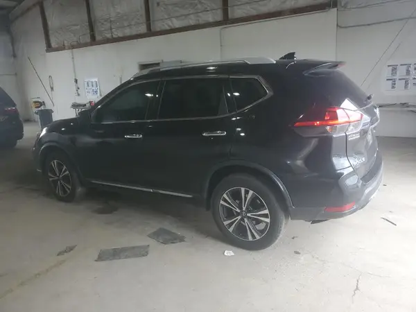 5N1AT2MVXJC744570 2018 NISSAN ROGUE - Image 2