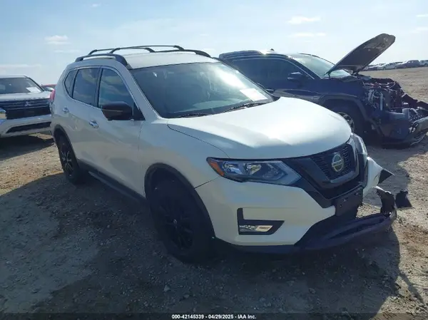 5N1AT2MVXJC752037 2018 NISSAN ROGUE - Image 1