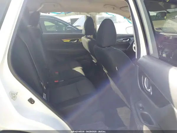 5N1AT2MVXJC752037 2018 NISSAN ROGUE - Image 8
