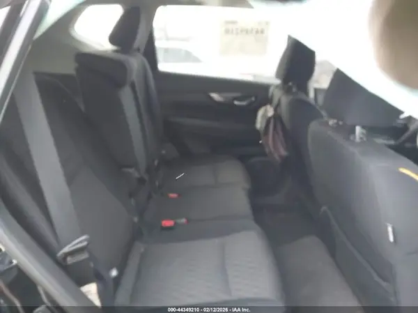 5N1AT2MVXJC753947 2018 NISSAN ROGUE - Image 8