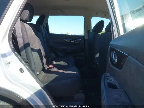 5N1AT2MVXJC756430 2018 NISSAN ROGUE - Image 8