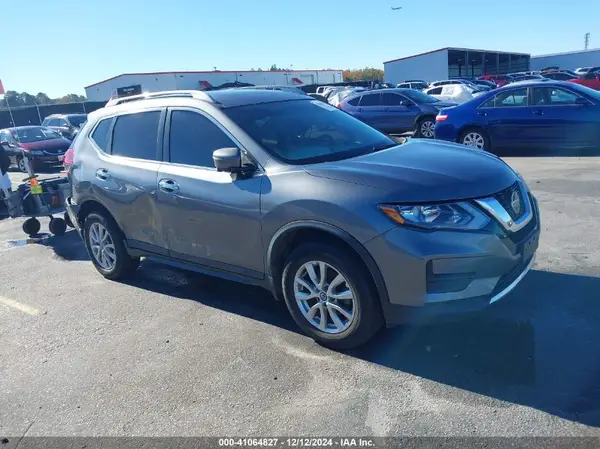 5N1AT2MVXJC756685 2018 NISSAN ROGUE - Image 1