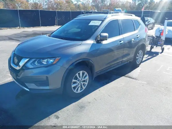 5N1AT2MVXJC756685 2018 NISSAN ROGUE - Image 2