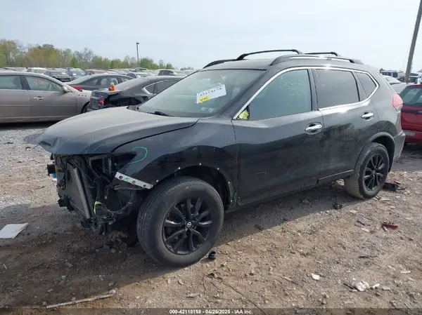 5N1AT2MVXJC757643 2018 NISSAN ROGUE - Image 2