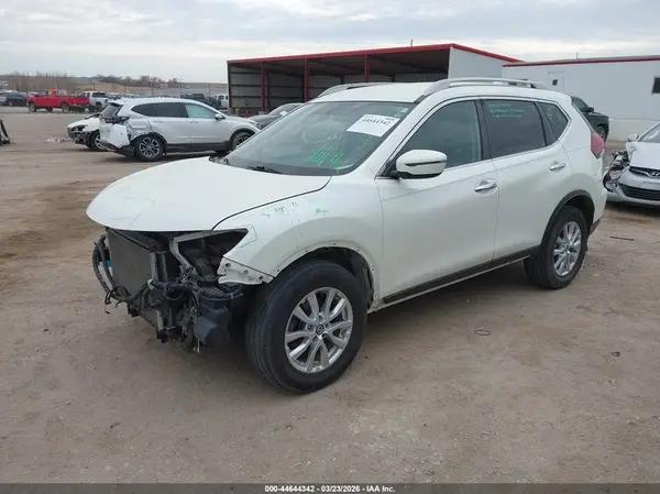 5N1AT2MVXJC758923 2018 NISSAN ROGUE - Image 2