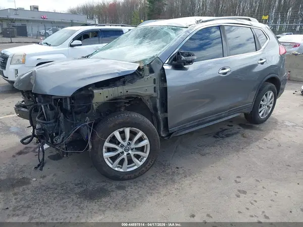 5N1AT2MVXJC761255 2018 NISSAN ROGUE - Image 2