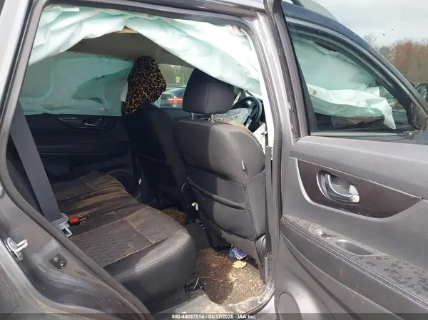 5N1AT2MVXJC761255 2018 NISSAN ROGUE - Image 8
