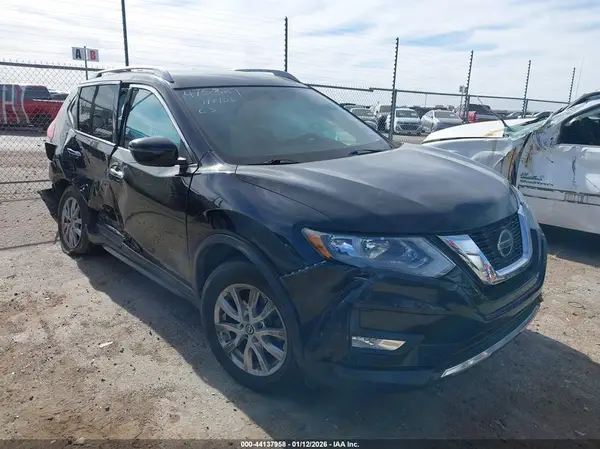 5N1AT2MVXJC762034 2018 NISSAN ROGUE - Image 1