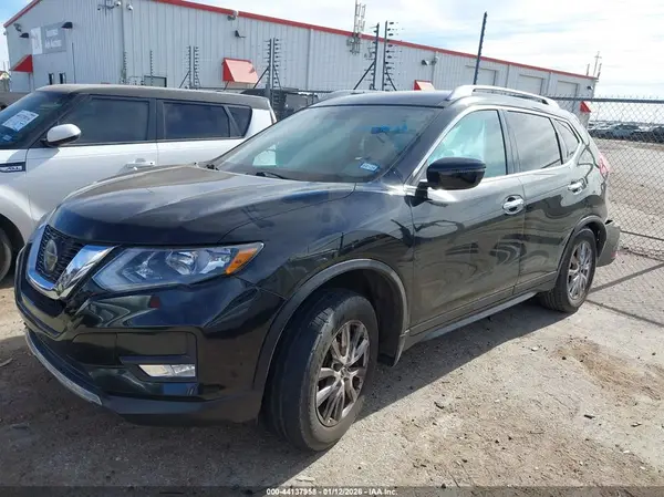 5N1AT2MVXJC762034 2018 NISSAN ROGUE - Image 2