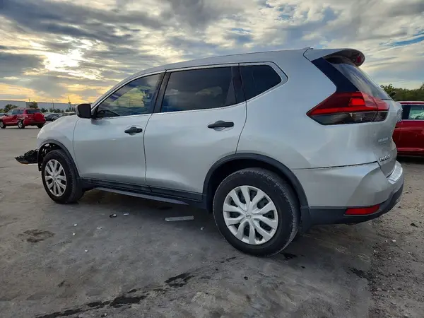 5N1AT2MVXJC772918 2018 NISSAN ROGUE - Image 2