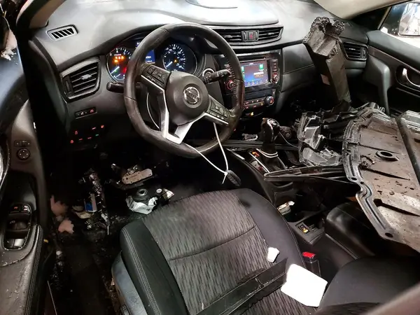 5N1AT2MVXJC775611 2018 NISSAN ROGUE - Image 8