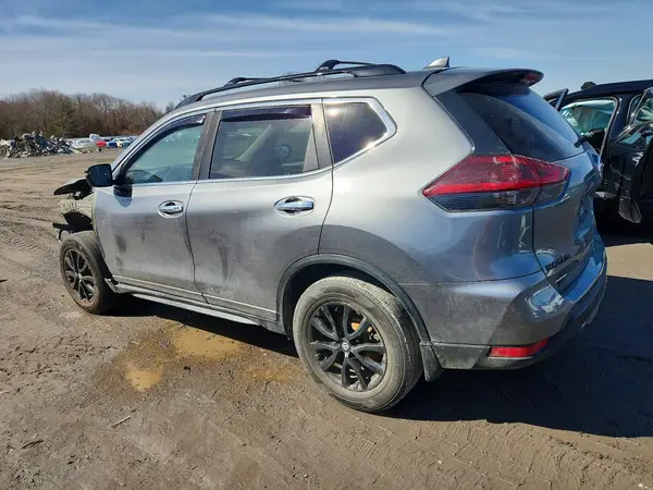 5N1AT2MVXJC786477 2018 NISSAN ROGUE - Image 2