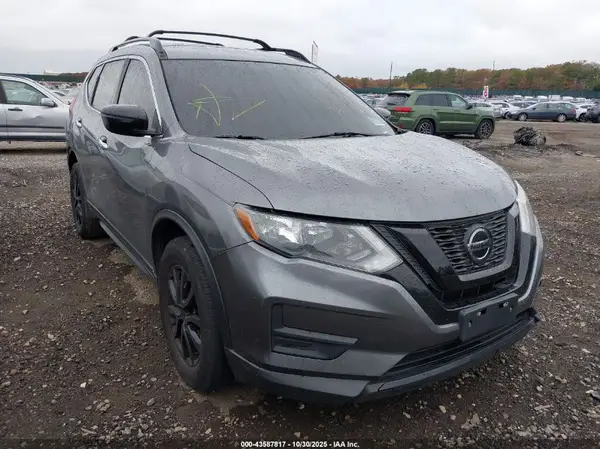 5N1AT2MVXJC787645 2018 NISSAN ROGUE - Image 1