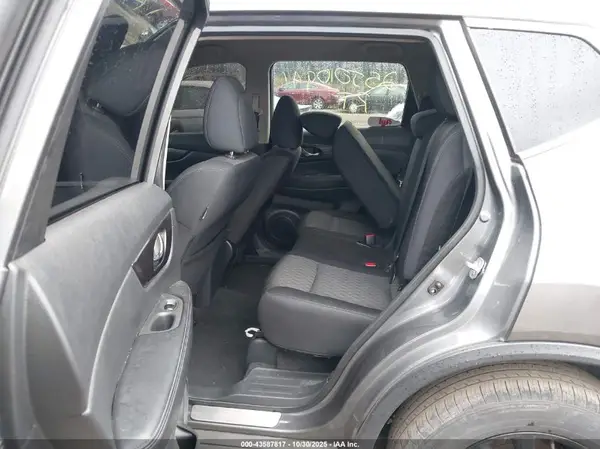 5N1AT2MVXJC787645 2018 NISSAN ROGUE - Image 8