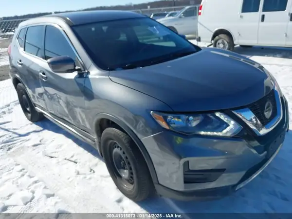 5N1AT2MVXJC789590 2018 NISSAN ROGUE - Image 1