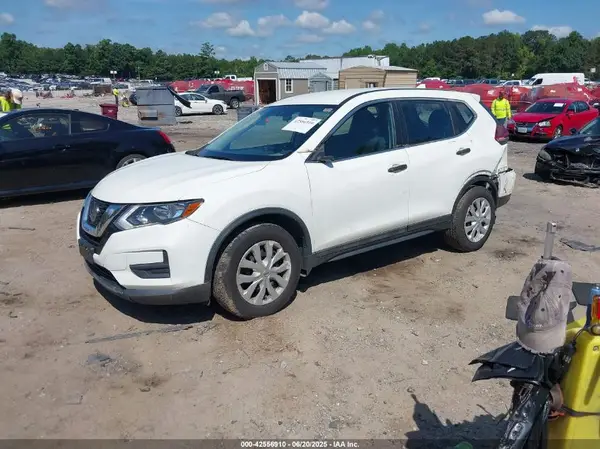 5N1AT2MVXJC791422 2018 NISSAN ROGUE - Image 2