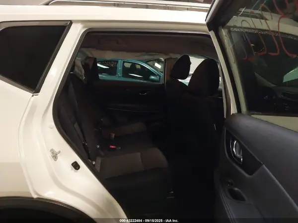 5N1AT2MVXJC792554 2018 NISSAN ROGUE - Image 8