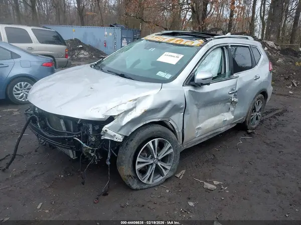 5N1AT2MVXJC796510 2018 NISSAN ROGUE - Image 2
