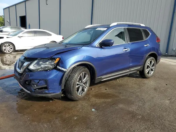 5N1AT2MVXJC798595 2018 NISSAN ROGUE - Image 1