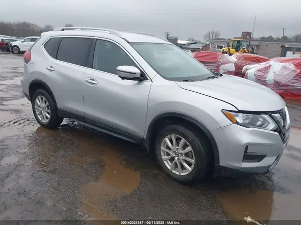 5N1AT2MVXJC800314 2018 NISSAN ROGUE - Image 1