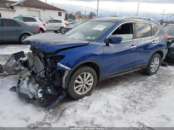 5N1AT2MVXJC801429 2018 NISSAN ROGUE - Image 2