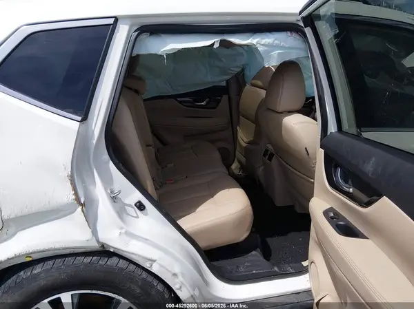 5N1AT2MVXJC802810 2018 NISSAN ROGUE - Image 8