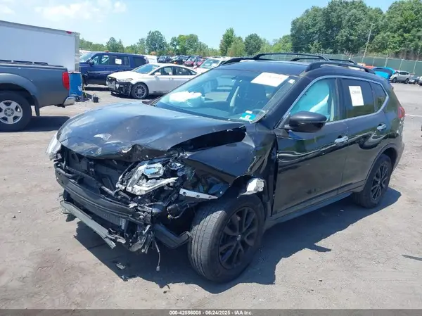 5N1AT2MVXJC806386 2018 NISSAN ROGUE - Image 2