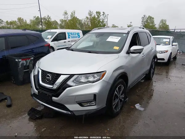 5N1AT2MVXJC808817 2018 NISSAN ROGUE - Image 2