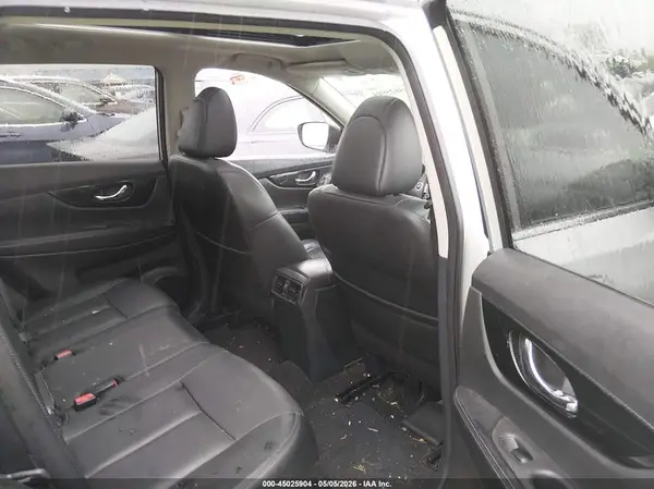 5N1AT2MVXJC808817 2018 NISSAN ROGUE - Image 8