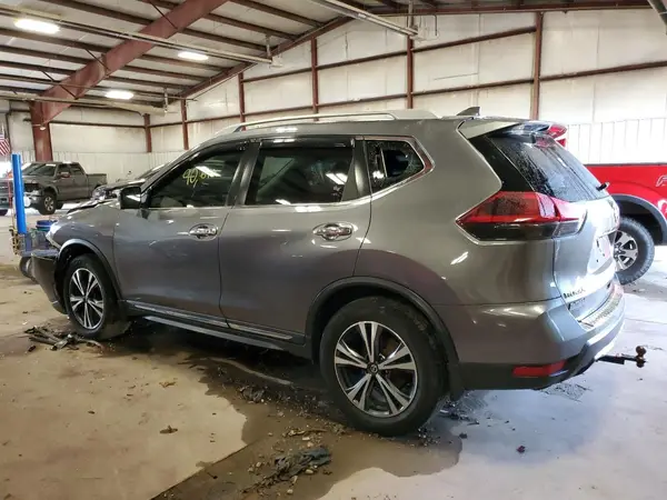 5N1AT2MVXJC810745 2018 NISSAN ROGUE - Image 2