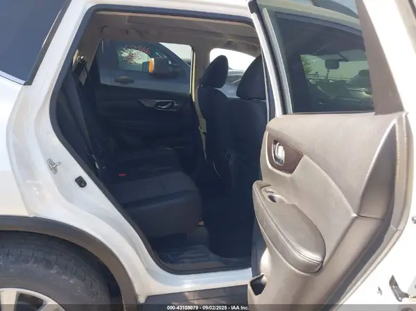 5N1AT2MVXJC812365 2018 NISSAN ROGUE - Image 8