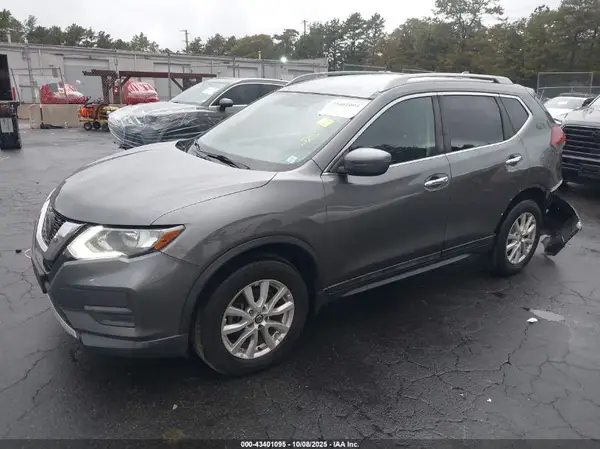 5N1AT2MVXJC816156 2018 NISSAN ROGUE - Image 2
