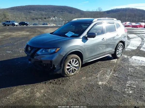 5N1AT2MVXJC817937 2018 NISSAN ROGUE - Image 2
