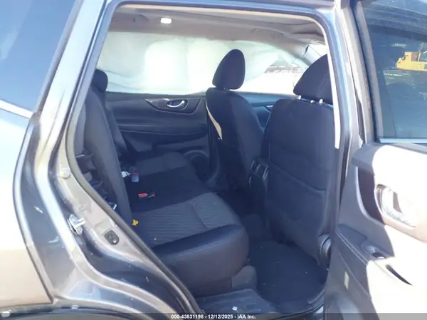 5N1AT2MVXJC817937 2018 NISSAN ROGUE - Image 8