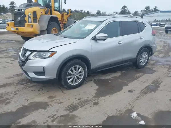 5N1AT2MVXJC818067 2018 NISSAN ROGUE - Image 2